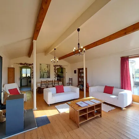 With Private Pool- Petite Hirondelles Saint-Pierre-de-Juillers